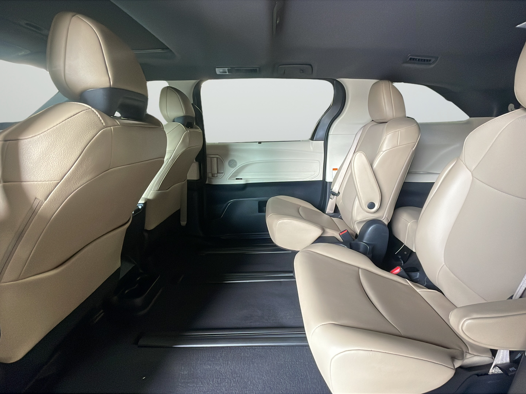 Used 2022  Toyota XLE image 27