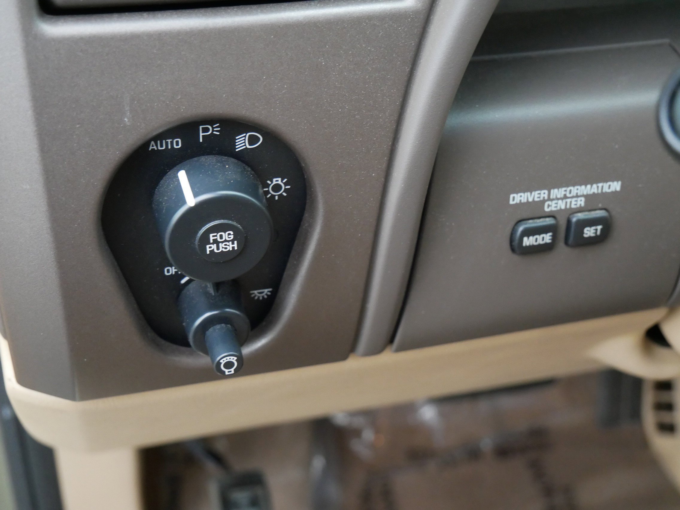 Used 2003 Silverleaf Metallic Buick CX image 19