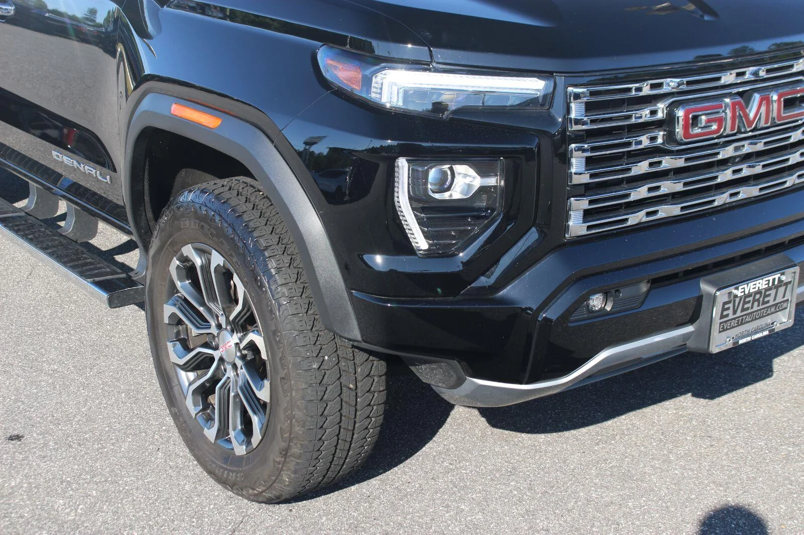 Used 2024 Onyx Black GMC Denali image 9