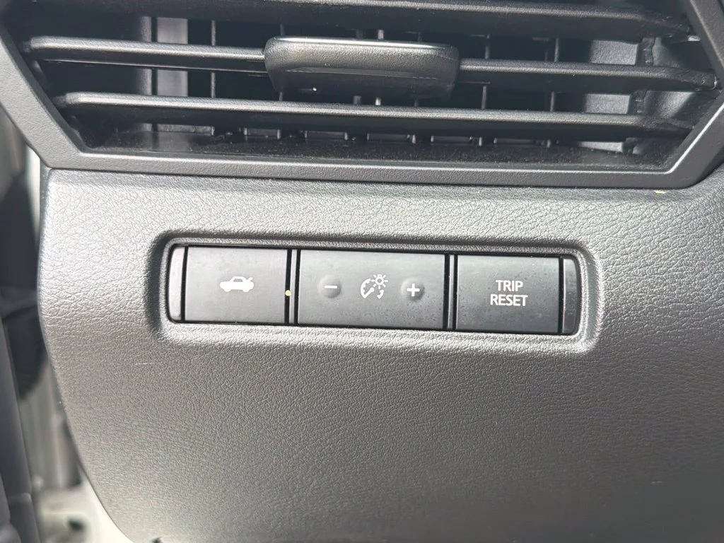 Used 2025 White Nissan SV image 25
