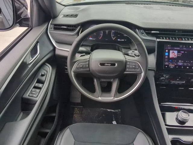 Used 2025 Black Jeep Altitude X image 15