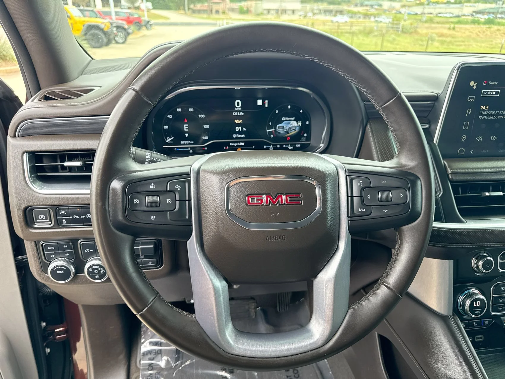 2023 GMC Yukon SLT - Photo 14