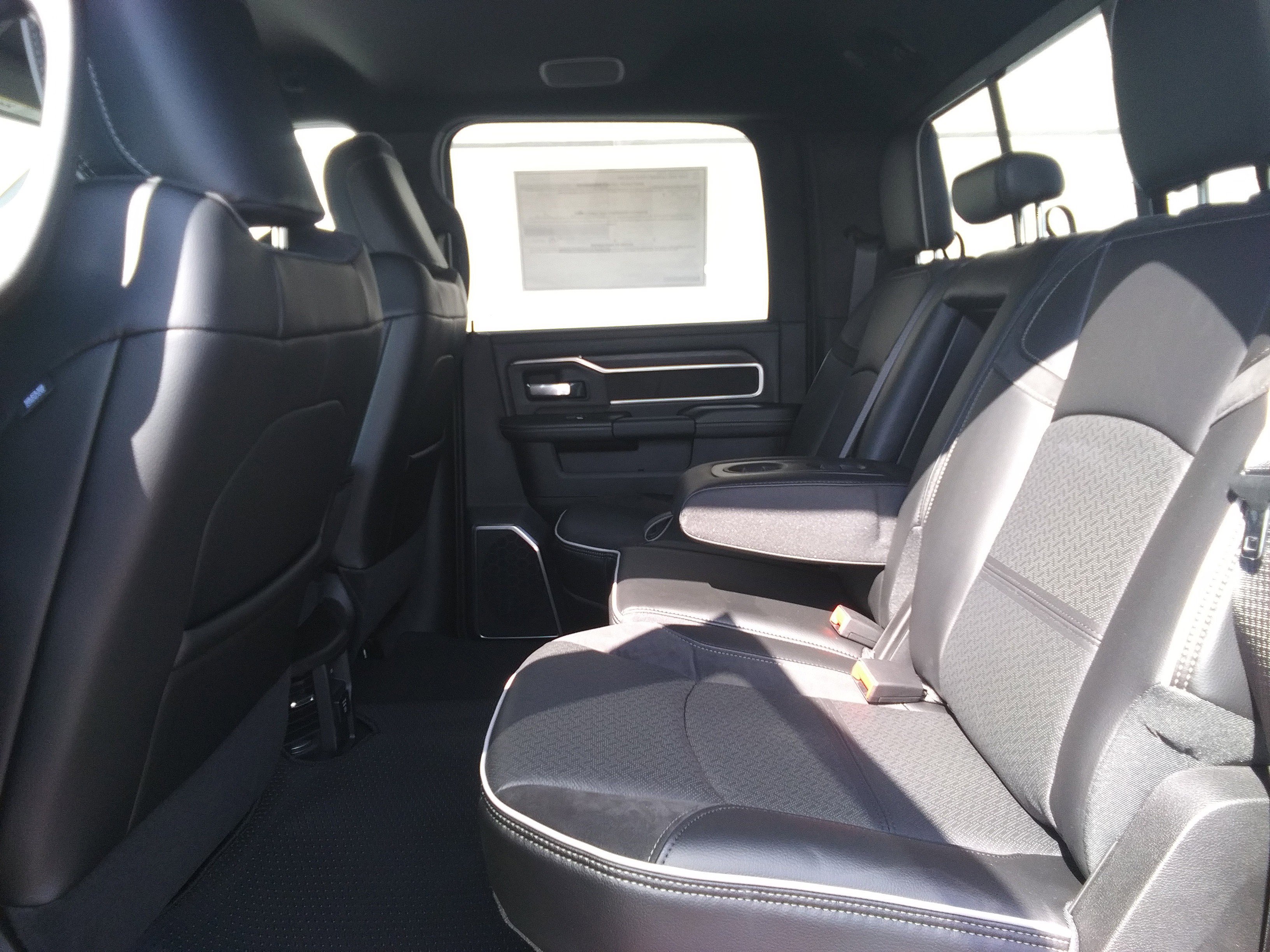 2026 RAM 2500 Laramie - Photo 8