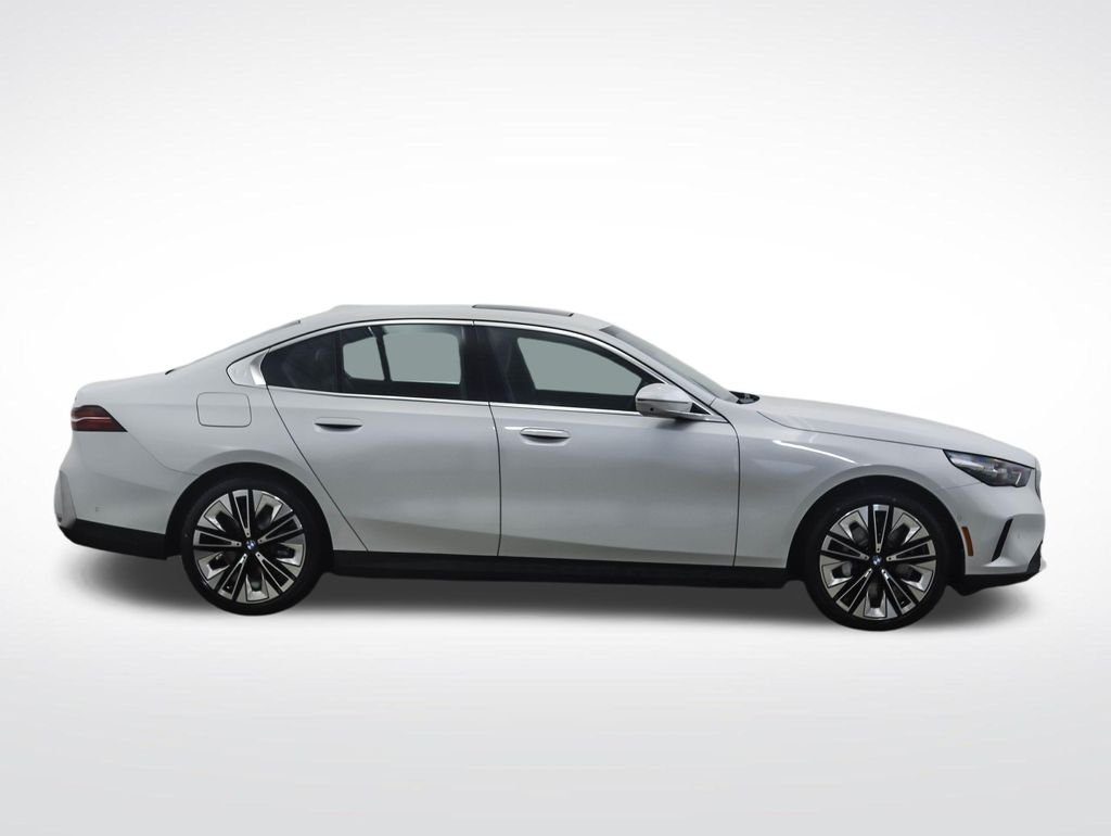 Used 2026 White Metallic BMW 530i xDrive image 6