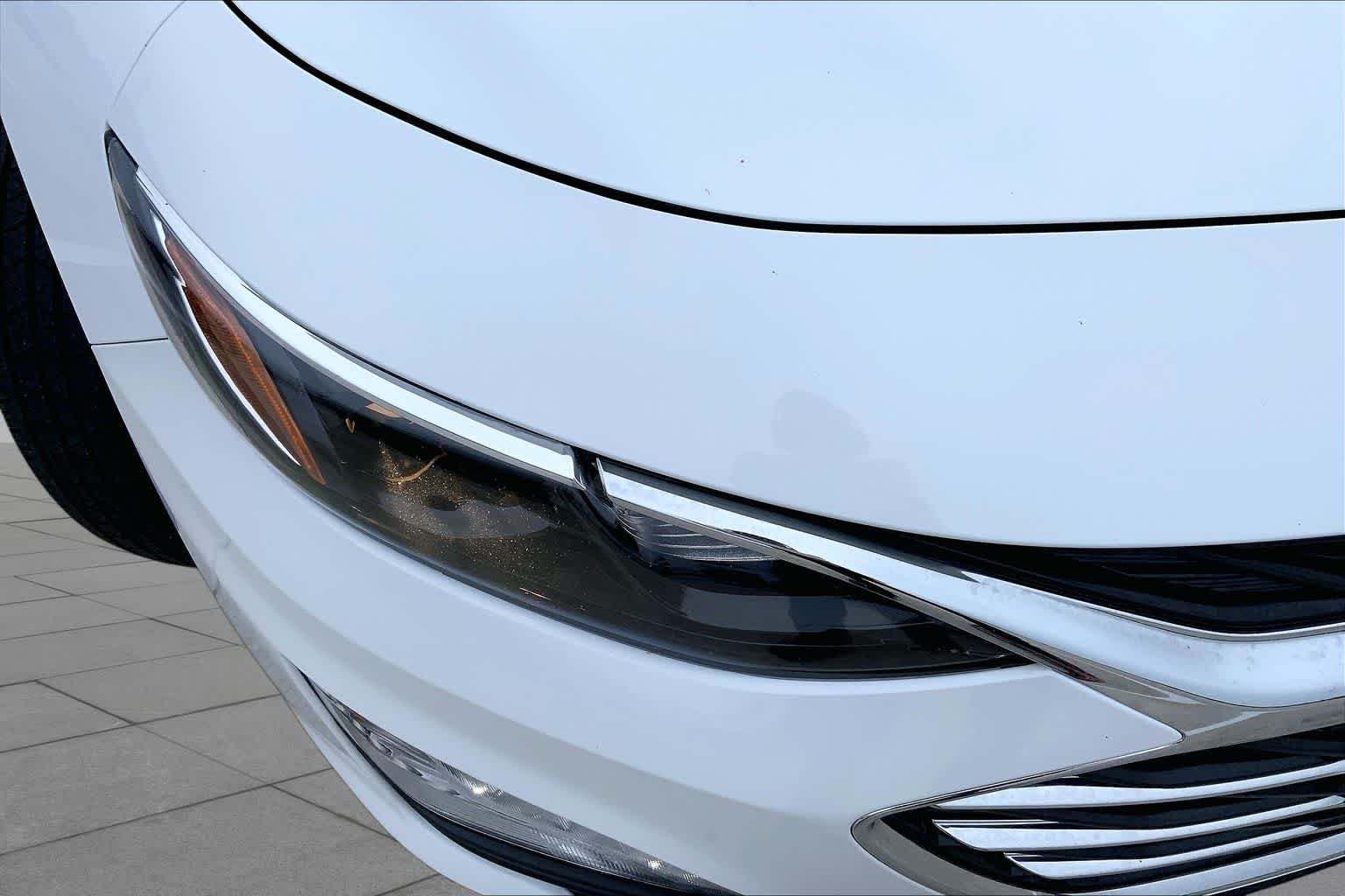 Used 2024 Summit White Chevrolet LT image 26