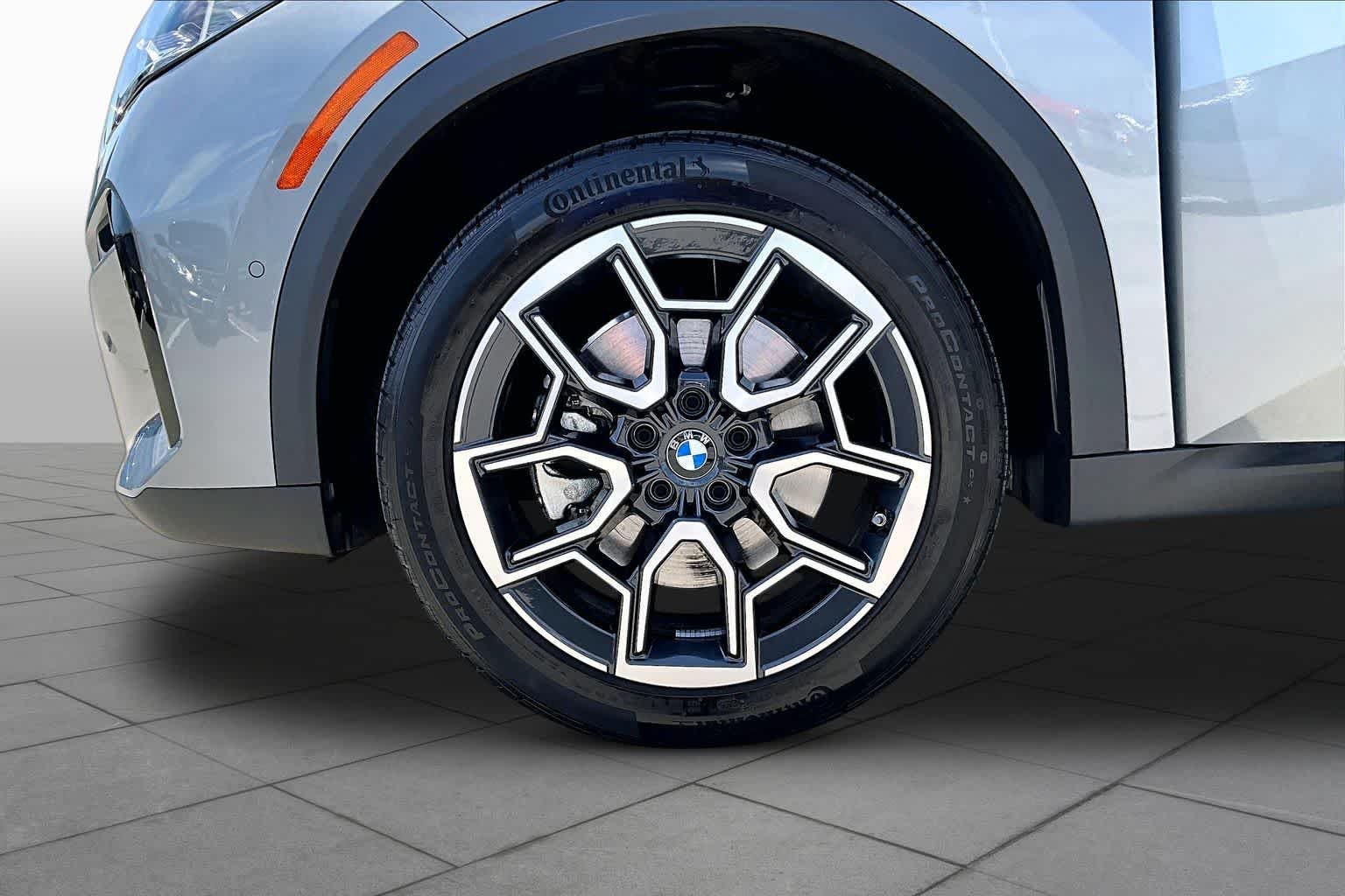 Used 2026 Skyscraper Grey Metallic BMW xDrive28i image 10