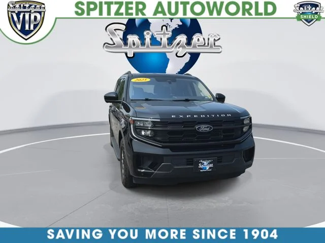 Used 2025 Black Ford Active image 3