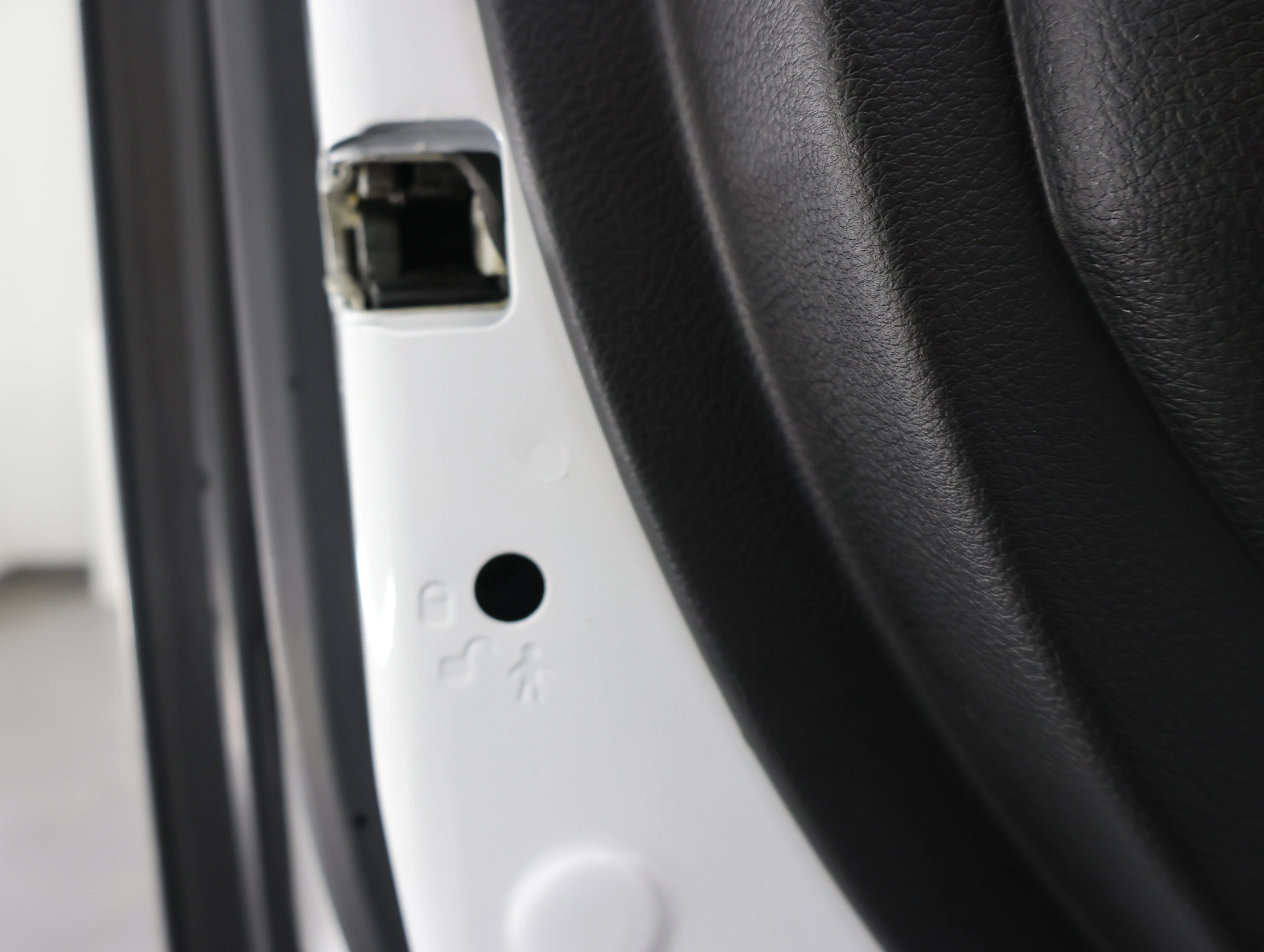Used 2018 Bright White Clearcoat Ram Big Horn image 36