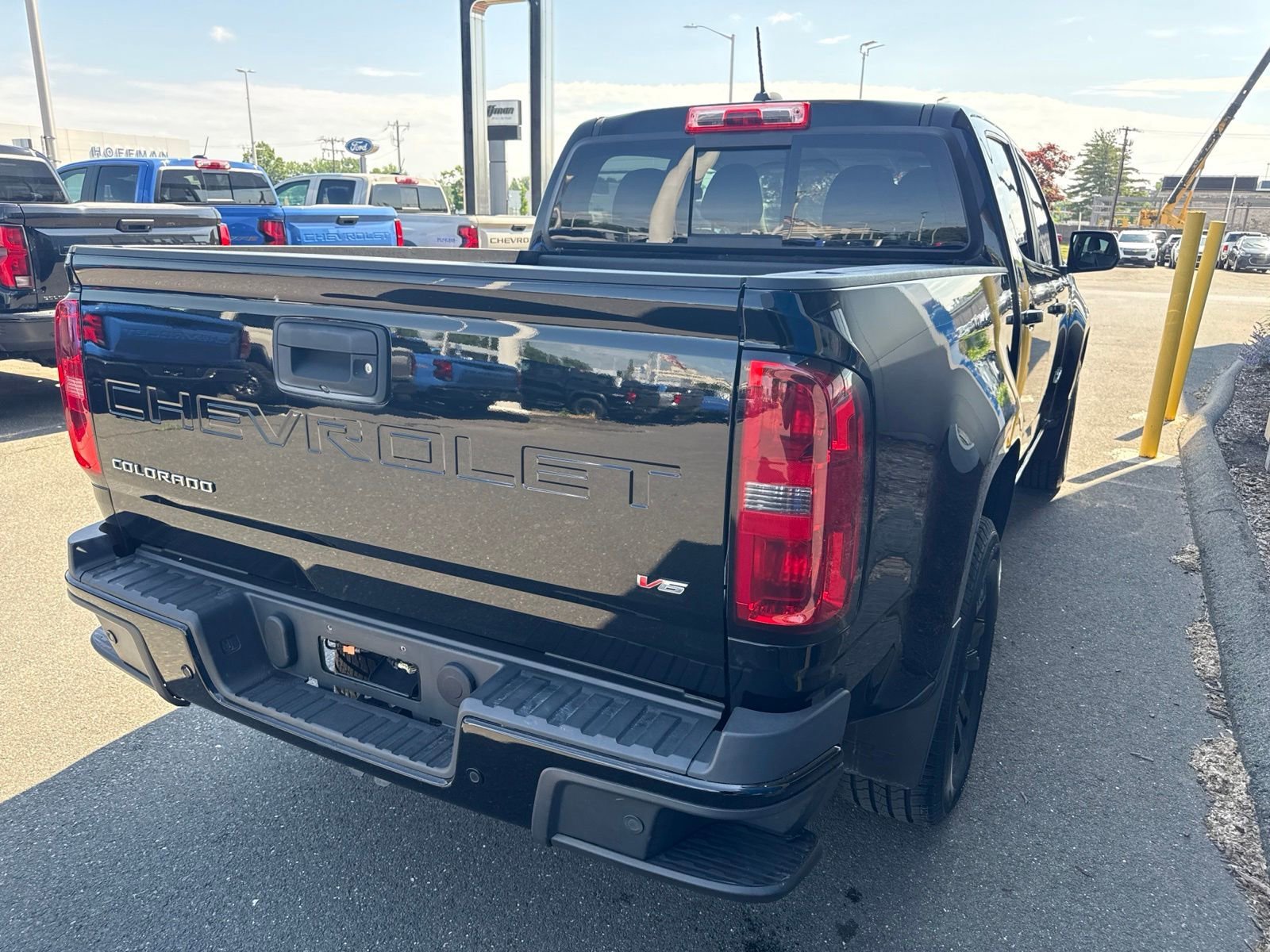 Used 2021 Black Chevrolet Z71 Midnight Edition with Technology Package image 6