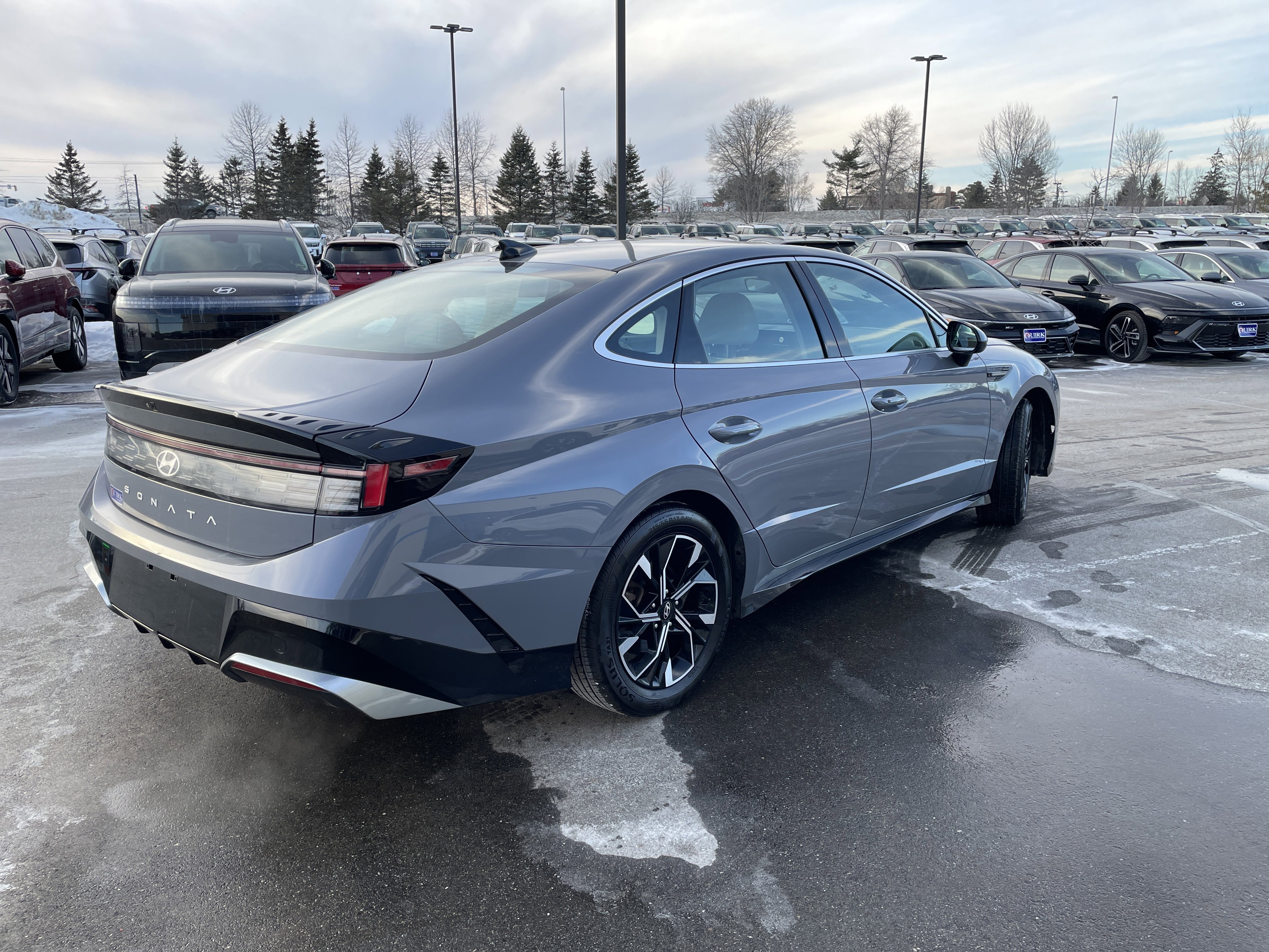 Used 2024 Transmission Blue Hyundai SEL image 5