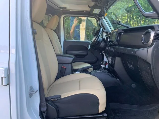 Used 2020 White Jeep Unlimited Sport S image 17