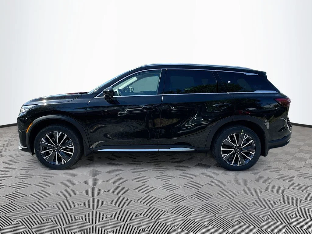 Used 2026 Black INFINITI LUXE image 9
