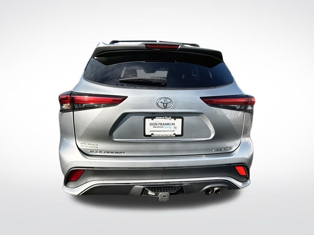 Used 2022 Silver Toyota XSE image 7
