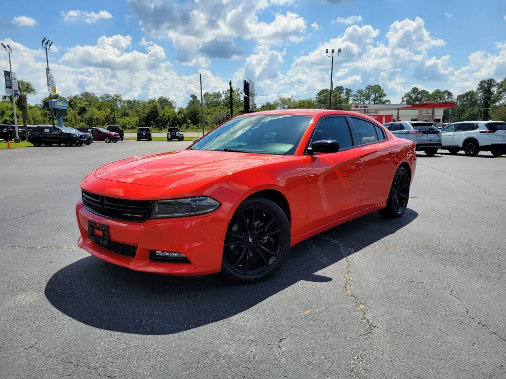 Used 2023 Orange Dodge SXT image 2
