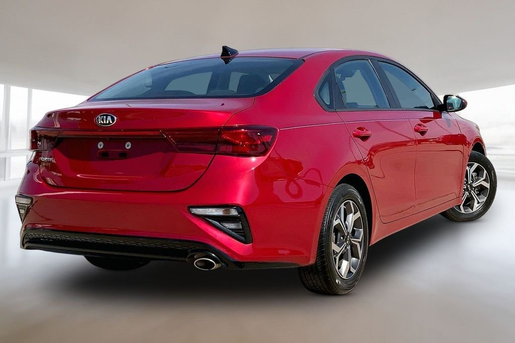 Used 2020 Currant Red Kia LXS image 2
