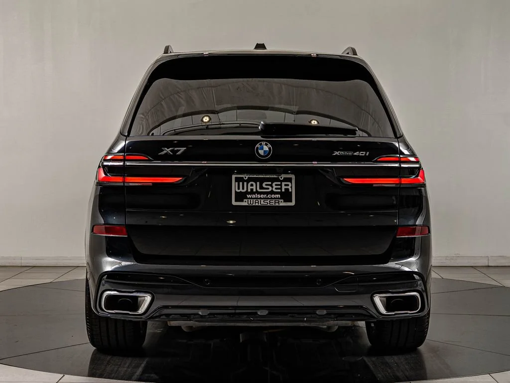 Used 2025 Black Sapphire Metallic BMW xDrive40i image 6