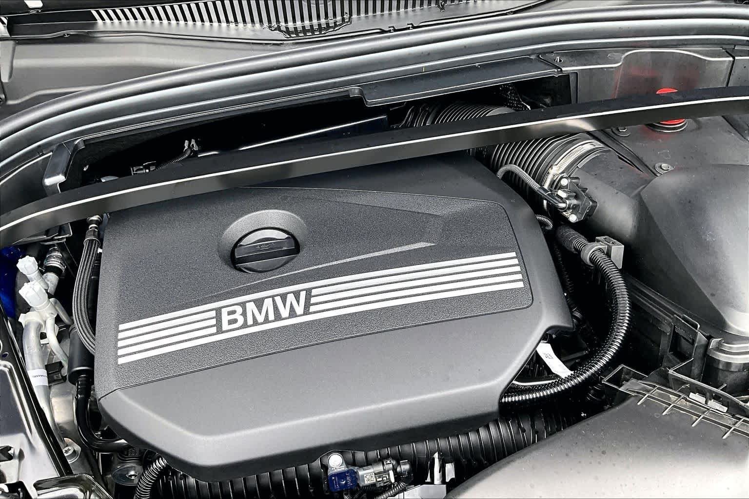 Used 2026 Portimao Blue Metallic BMW xDrive28i image 17