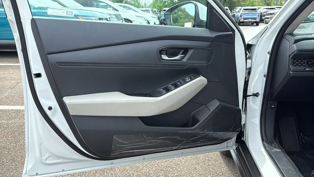 New 2026 Platinum White Pearl Honda LX image 9