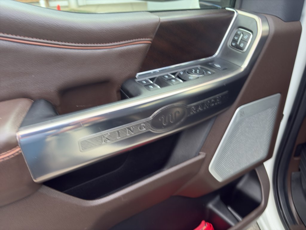 Used 2024  Ford King Ranch image 7