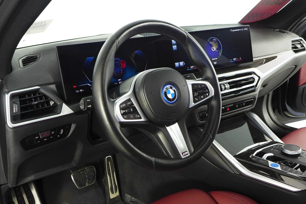 Used 2023 Black Sapphire Metallic BMW eDrive40 image 31
