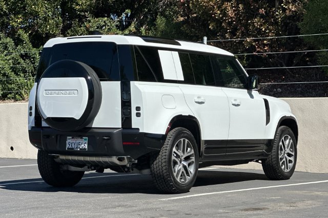 Used 2026 White Land Rover X-Dynamic SE image 5