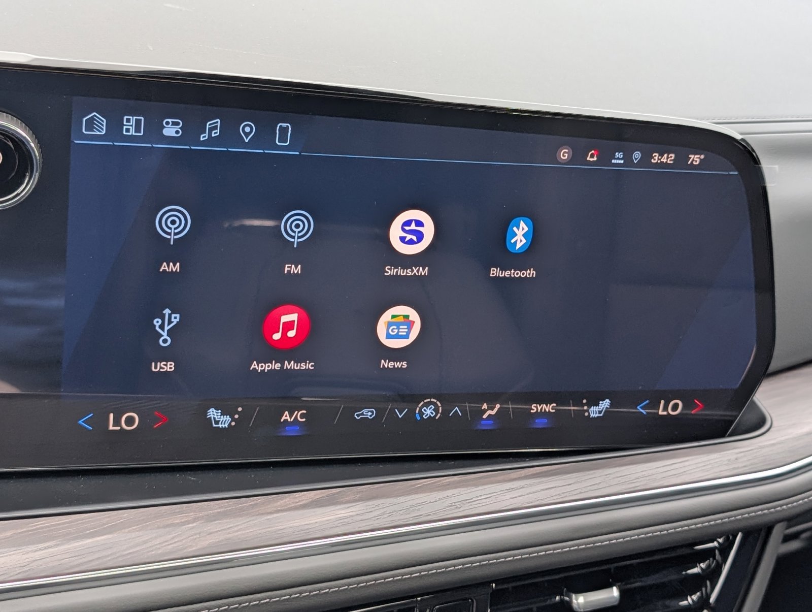 2027 Chevrolet Tahoe Z71 - Photo 14