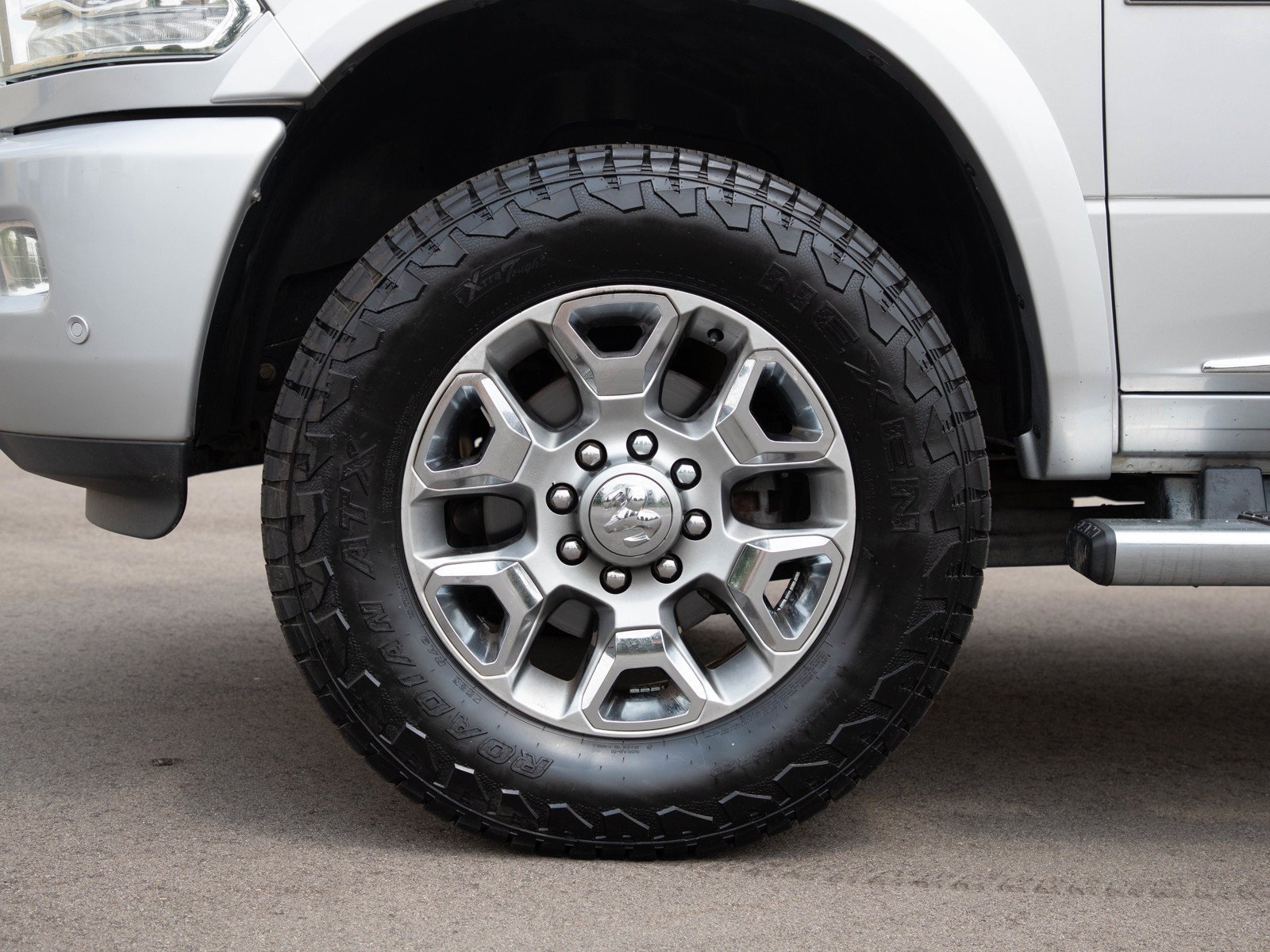 Used 2017 Bright Silver Clearcoat Metallic Ram Laramie Longhorn image 28
