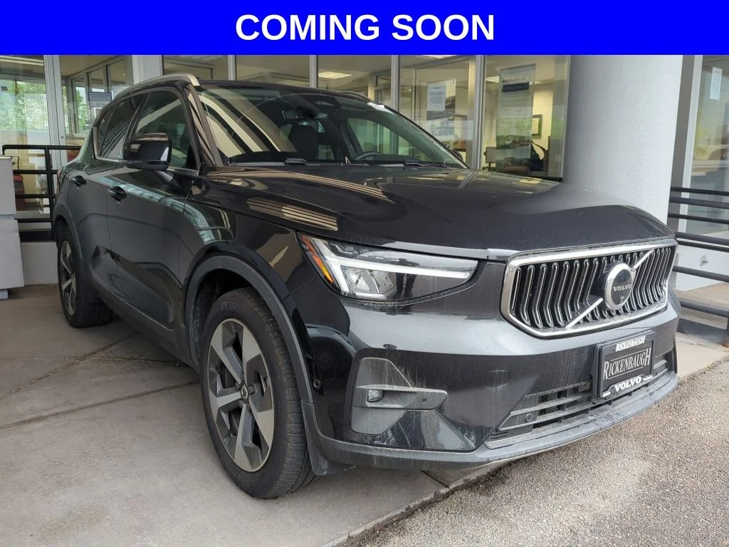 2025 Volvo XC40 B5 Plus Bright AWD's photo