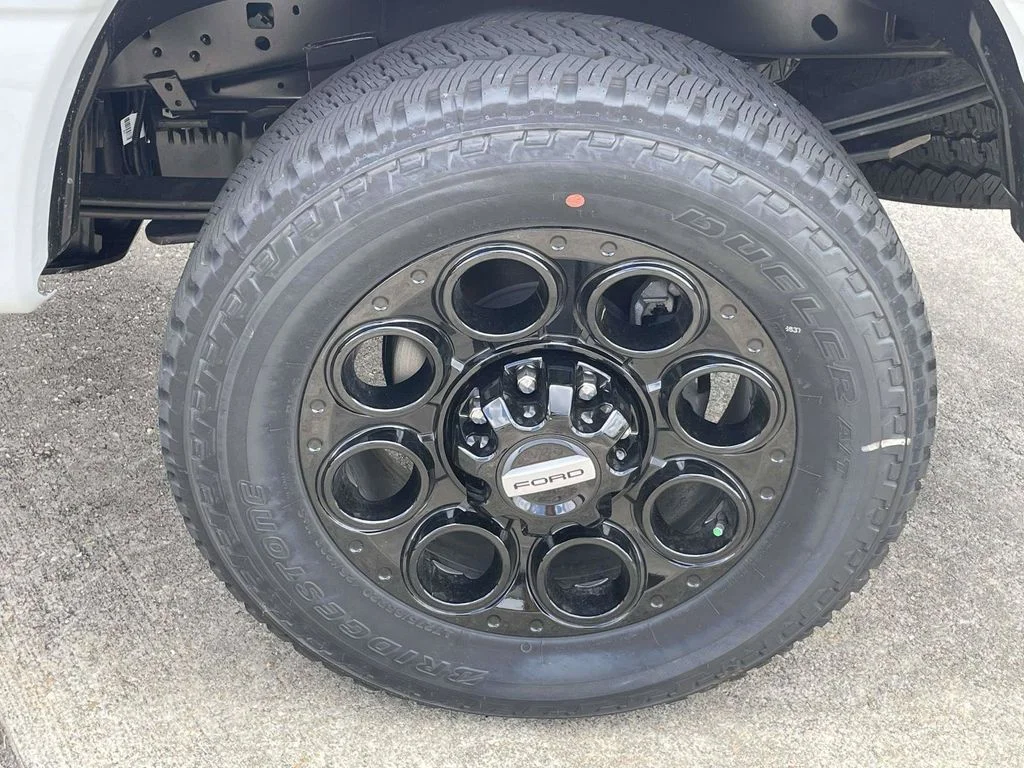 New 2026 Avalanche Ford F-250® Lariat® image 9
