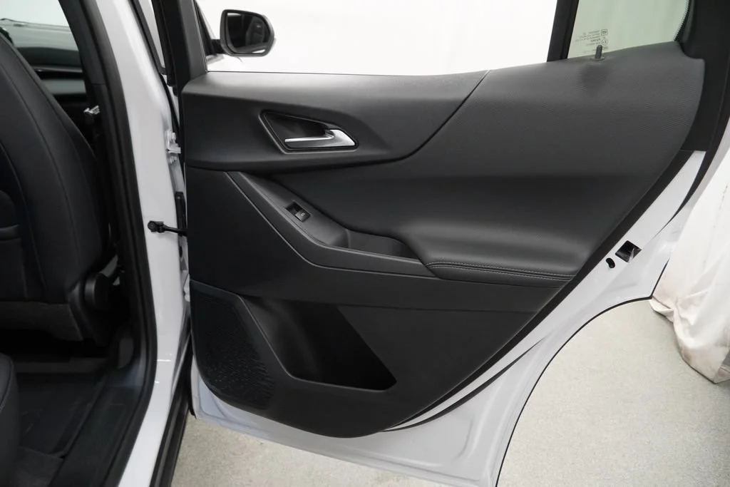 New 2026 Summit White Chevrolet LT image 27
