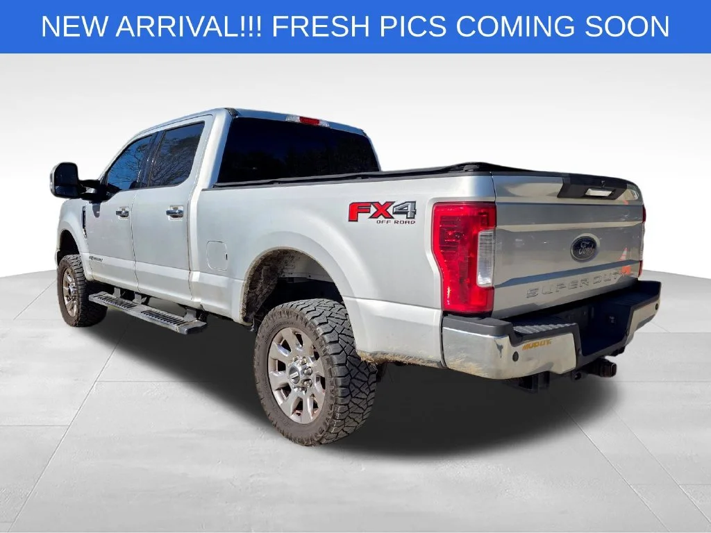 Used 2018  Ford XL image 15