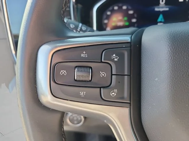 Used 2025 Summit White Chevrolet LT image 30
