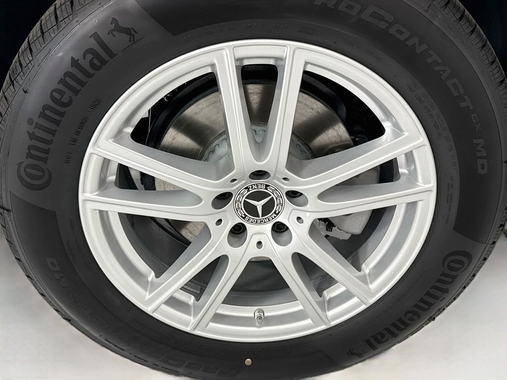 New 2027 Polar White Mercedes-Benz GLC 300 image 32