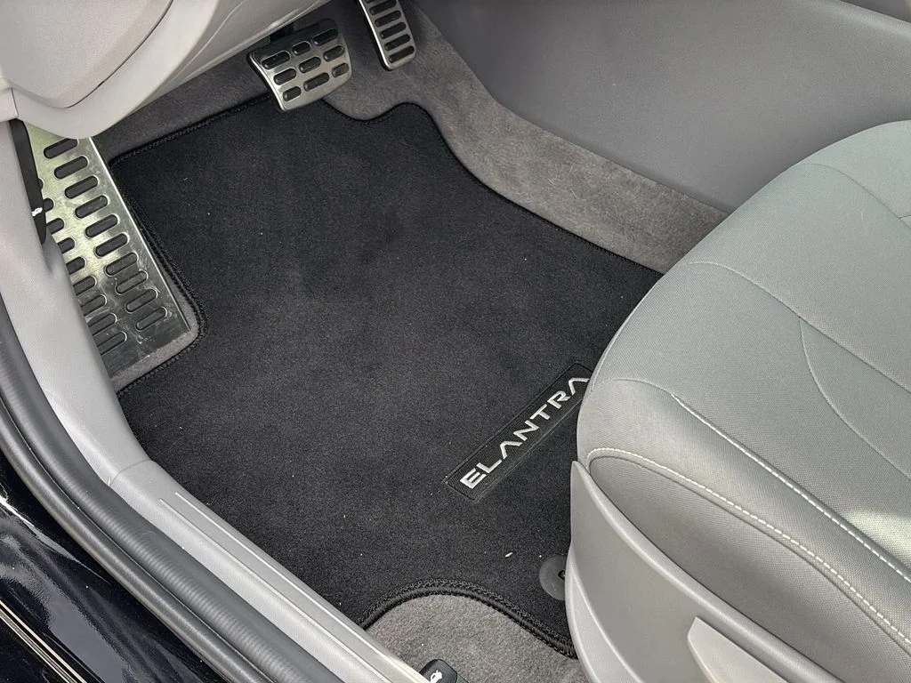 Certified Used 2025 Abyss Black Hyundai SEL Sport image 13