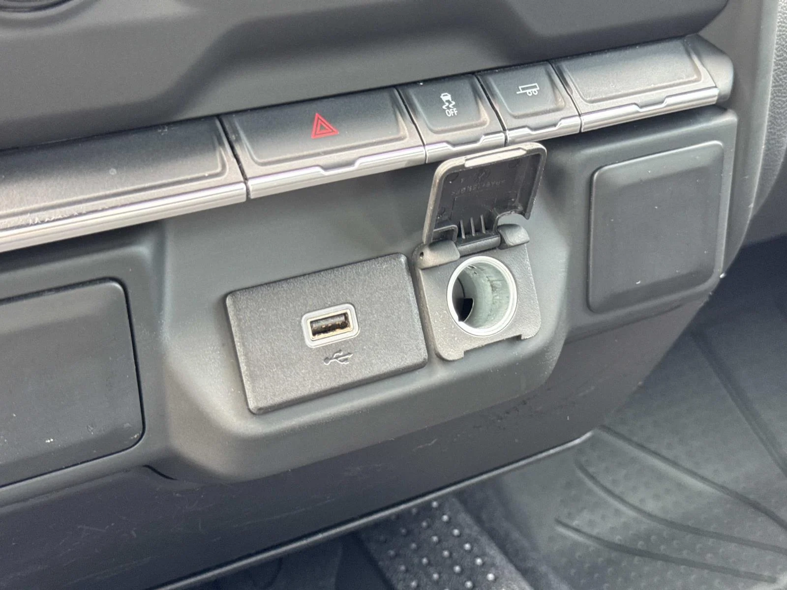 Used 2019 BLACK Chevrolet Custom image 25