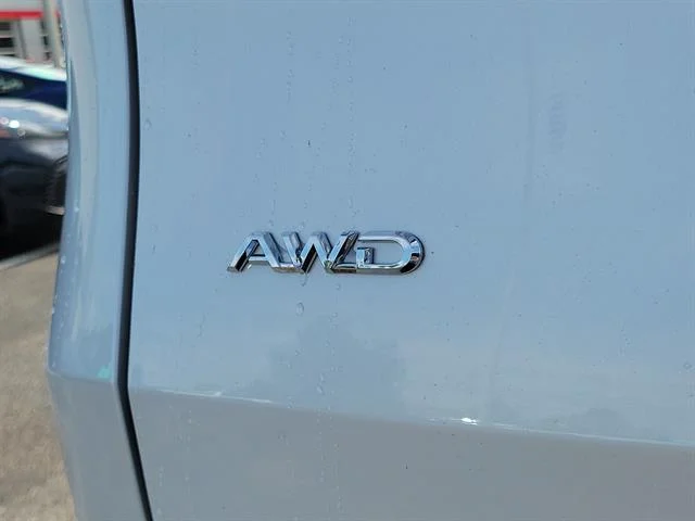 New 2026 Wind Chill Pearl Toyota Platinum image 6