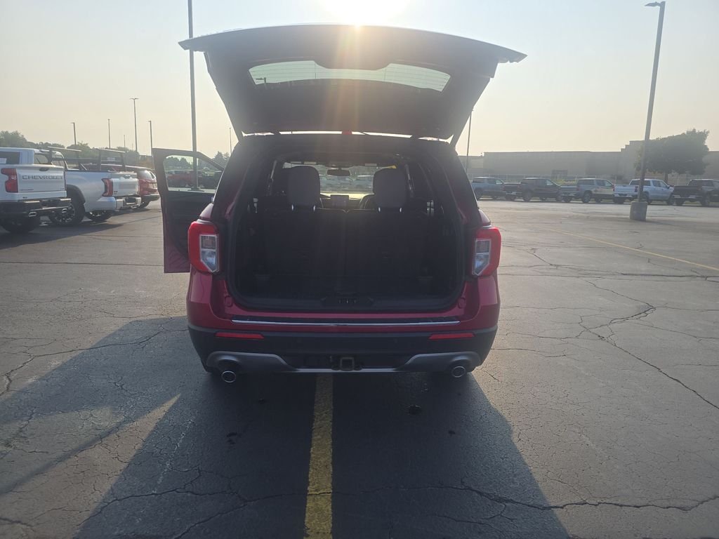 Used 2020 Red Metallic Ford Limited image 22