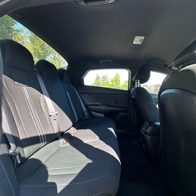 2025 Hyundai Elantra SEL - Photo 17