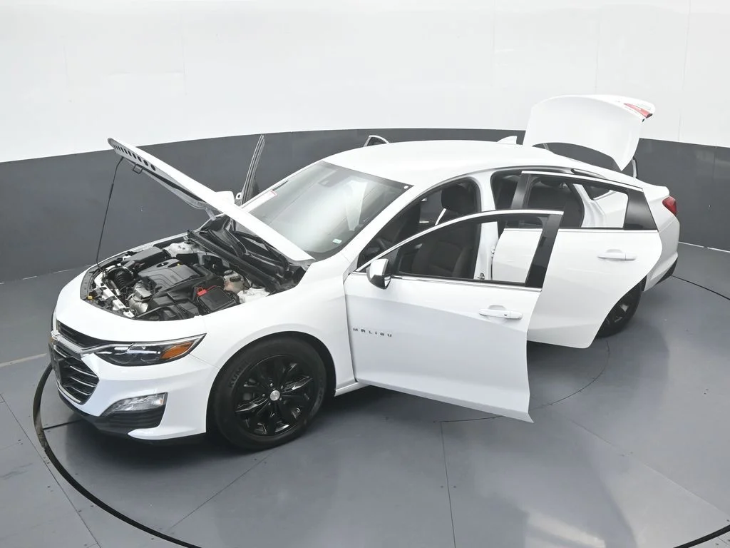 Used 2024 Summit White Chevrolet LT image 60