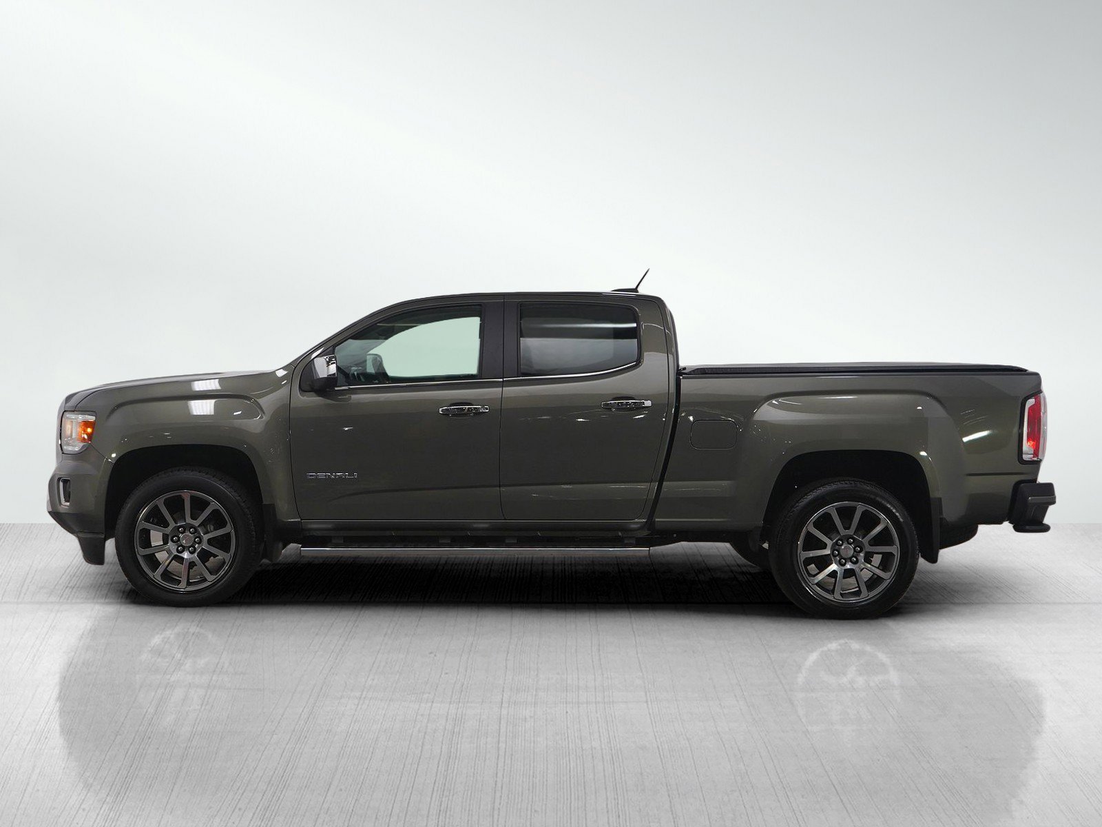 Used 2017 GMC Canyon Denali with VIN 1GTG6EEN5H1173128 for sale in White Bear Lake, Minnesota