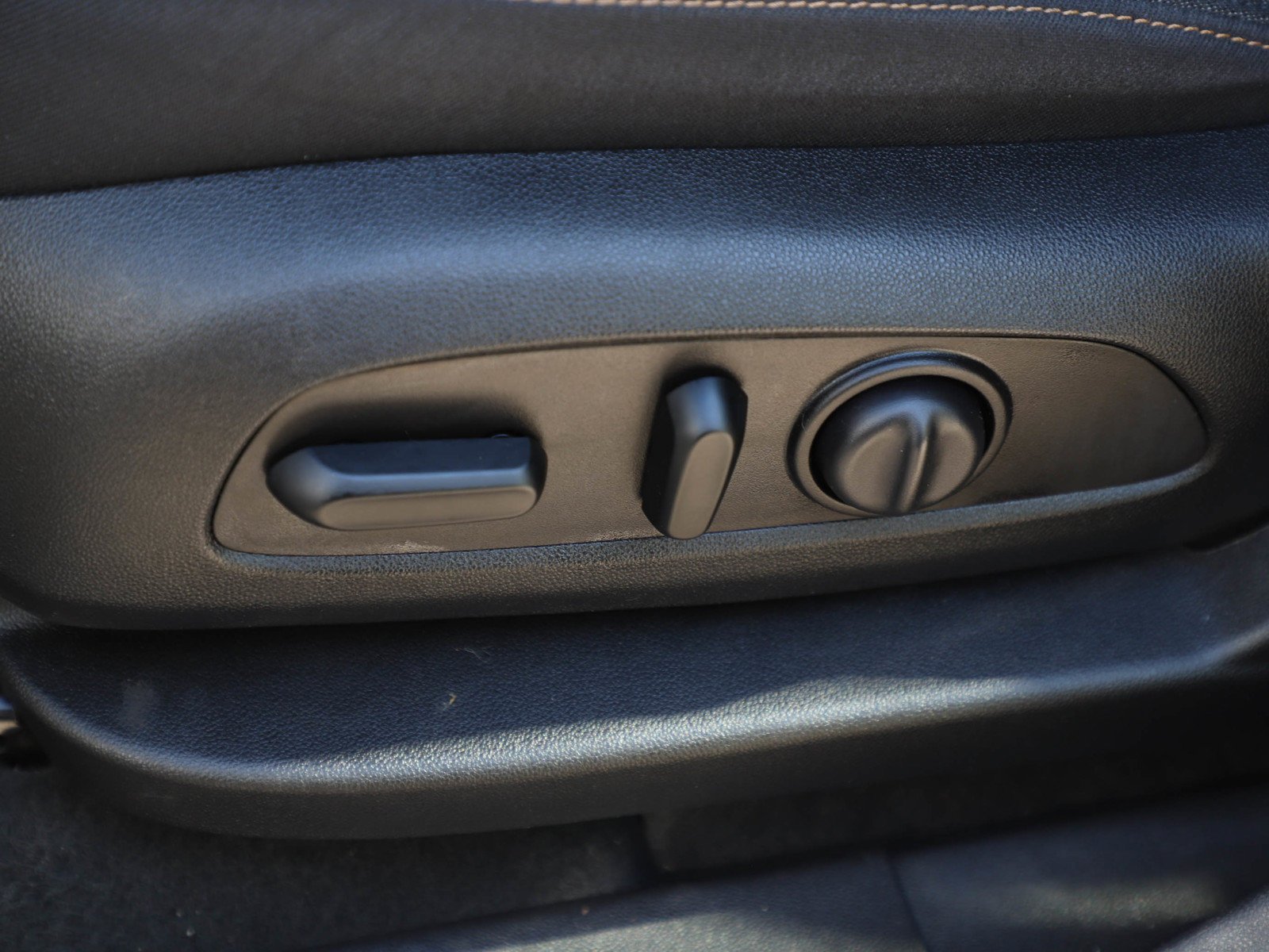 Used 2019 MOSAIC BLACK METALLIC Chevrolet LT image 22