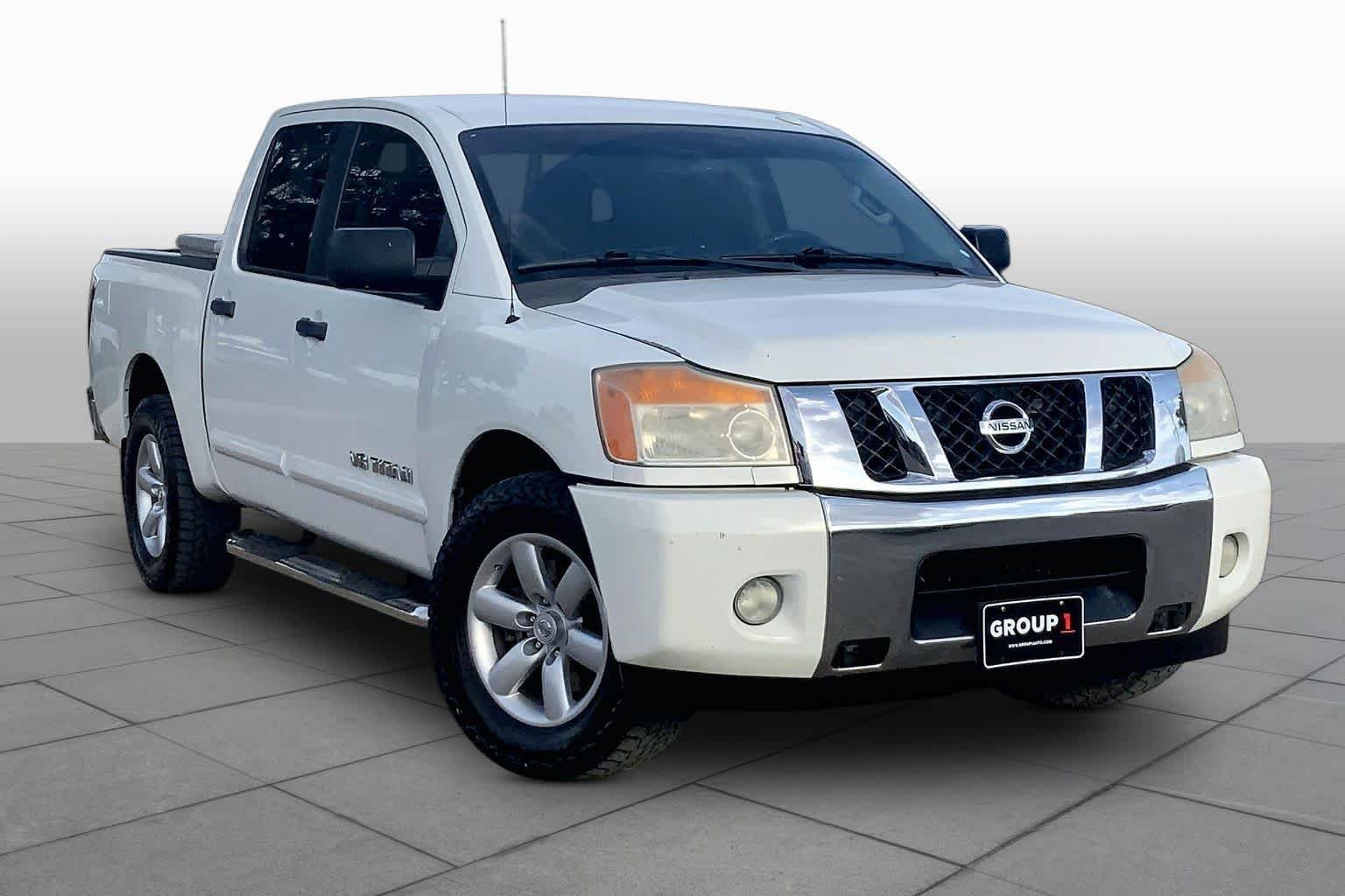 Pre-Owned 2014 Nissan Titan SV