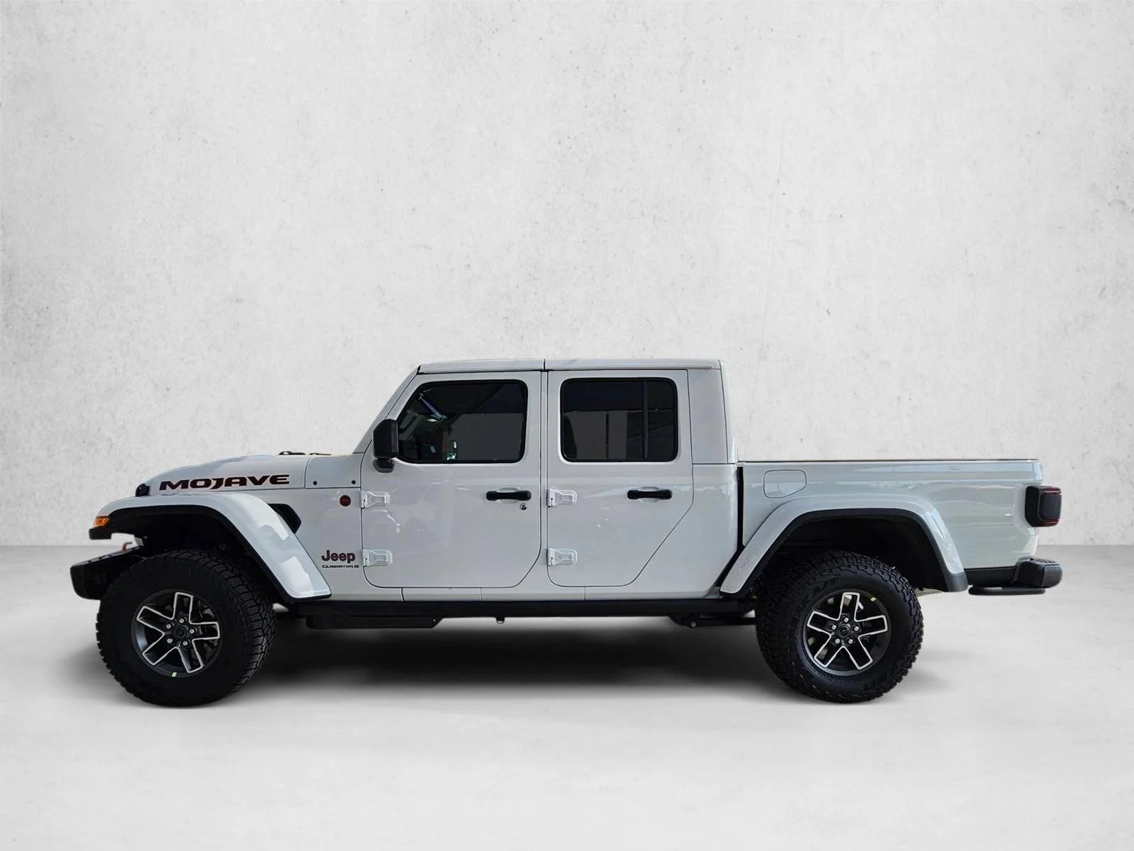 New 2026 Bright White Clear-Coat Exterior Paint Jeep Mojave X image 5
