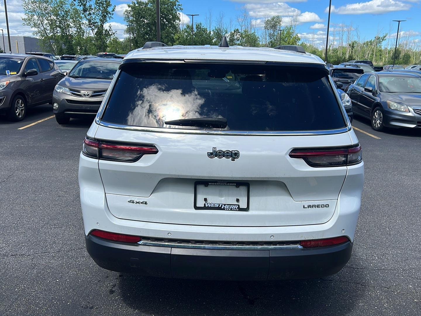 Used 2023 Bright White Clearcoat Jeep Laredo image 3