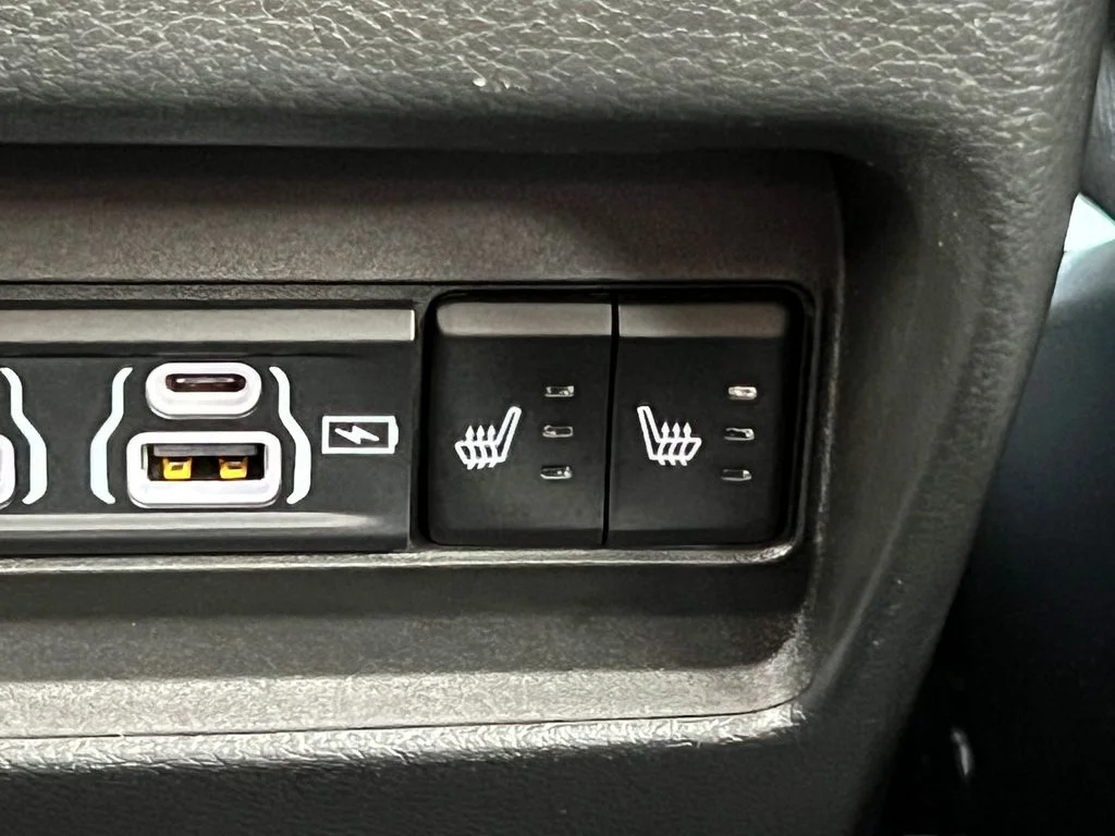 Used 2023 White Jeep Limited image 36