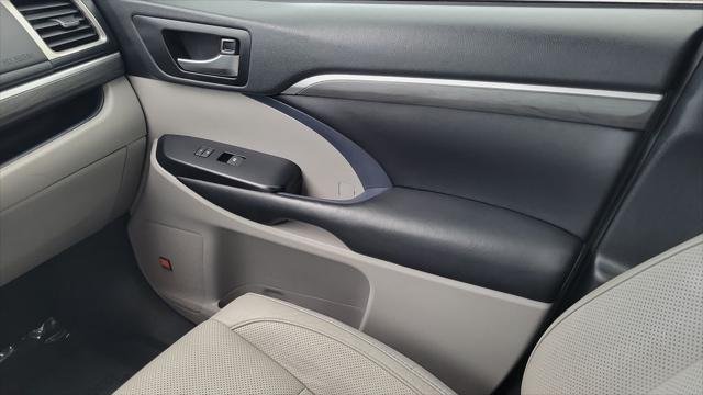 Certified Used 2019 CELESTIAL SILVER METALLIC Toyota  image 13