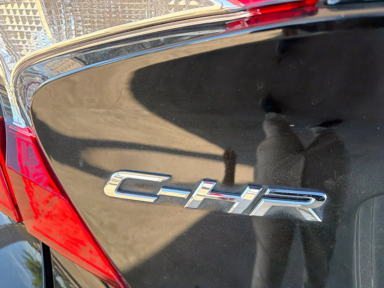 Used 2021  Toyota LE image 13