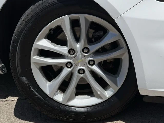 Used 2018 White Chevrolet LT image 7