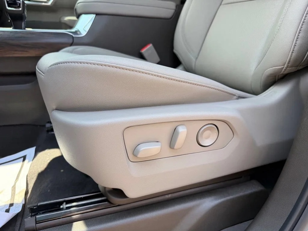 New 2026 Summit White GMC SLT image 17