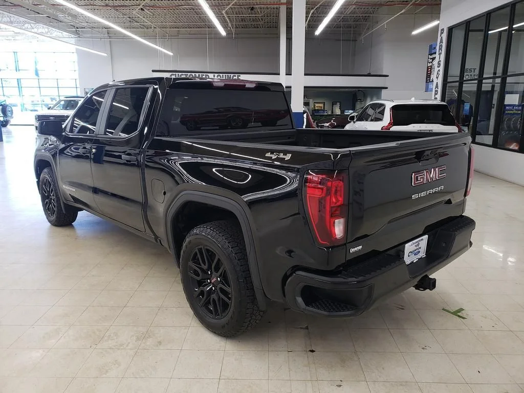 Used 2024 Onyx Black GMC Pro image 5